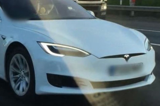 Tesla-driver-in-passenger-seat-video Tesla-driver-in-passenger-seat-video